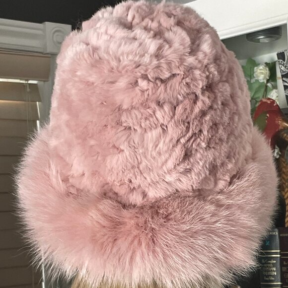 Women Beautiful Knitted Authentic PINK FOX Fur Hat - Picture 6 of 6
